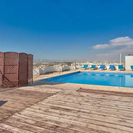 El Apartment